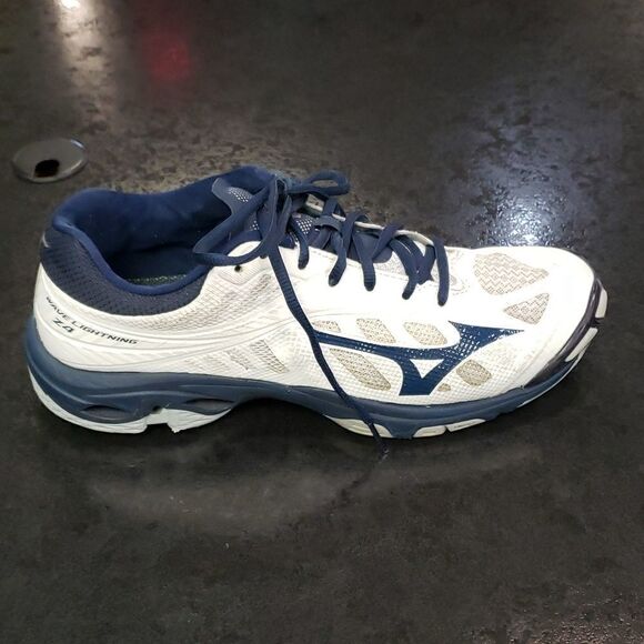 Wave lighting sneakers  - Picture 1 of 5